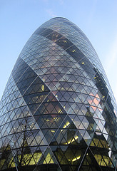 Gherkin at Dusk por James Shiell