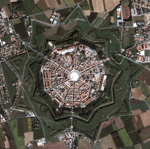 La ciudad-traza italiana de Palmanova en Turismo Google