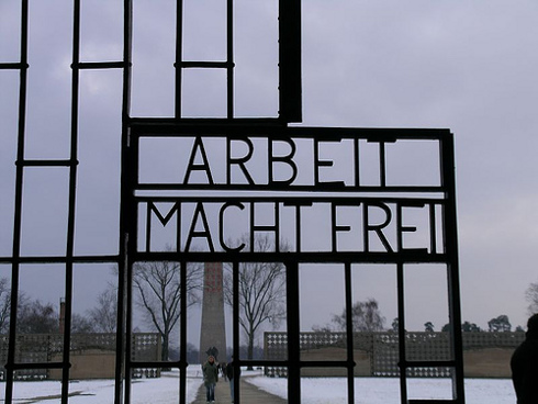 Arbeit Macht Frei en Flickr por Jeronimo's Eye (entrada al campo)